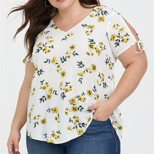 Torrid- IVORY FLORAL HI-LO BLOUSE